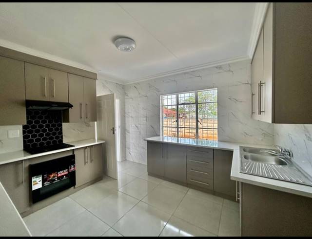 3 BEDROOM HOUSE FOR SALE IN VANDERBIJLPARK CW 6